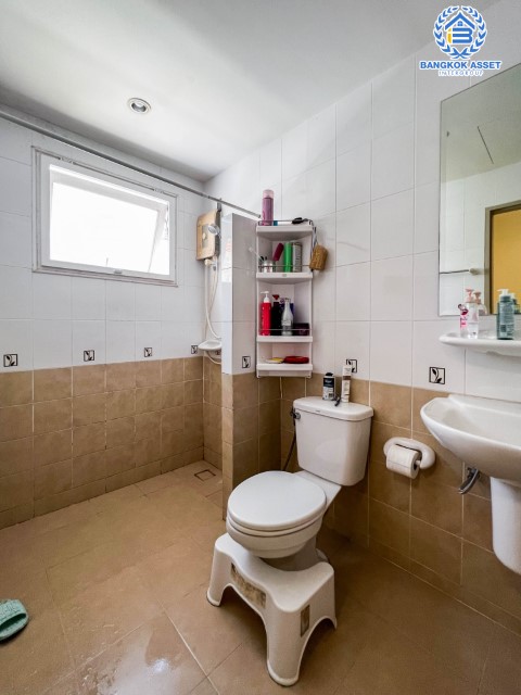 *****บ้านแฝดมือสอง นนทบุรี ม.ศุภาลัยวิลล์ ราชพฤกษ์-บางบัวทอง เนื้อที่กว้างขวางเกือบ 40 ตร.ว. ฟังก์ชัน 3 ห้องนอน 2 ห้องน้ำ ที่จอดรถ 2 คัน บ้านสภาพสวย พร้อมของแถมแบบจัดเต็ม พร้อมเข้าอยู่ได้เลย! โครงการตั้งบนทำเลเดินทางสะดวก ใช้เวลาเพียง 15 นาทีถึงรถไฟฟ้าสายสีม่วง "สถานีบางพลู" และจุดขึ้นทางด่วน "กาญจนาภิเษก" จองเลย!